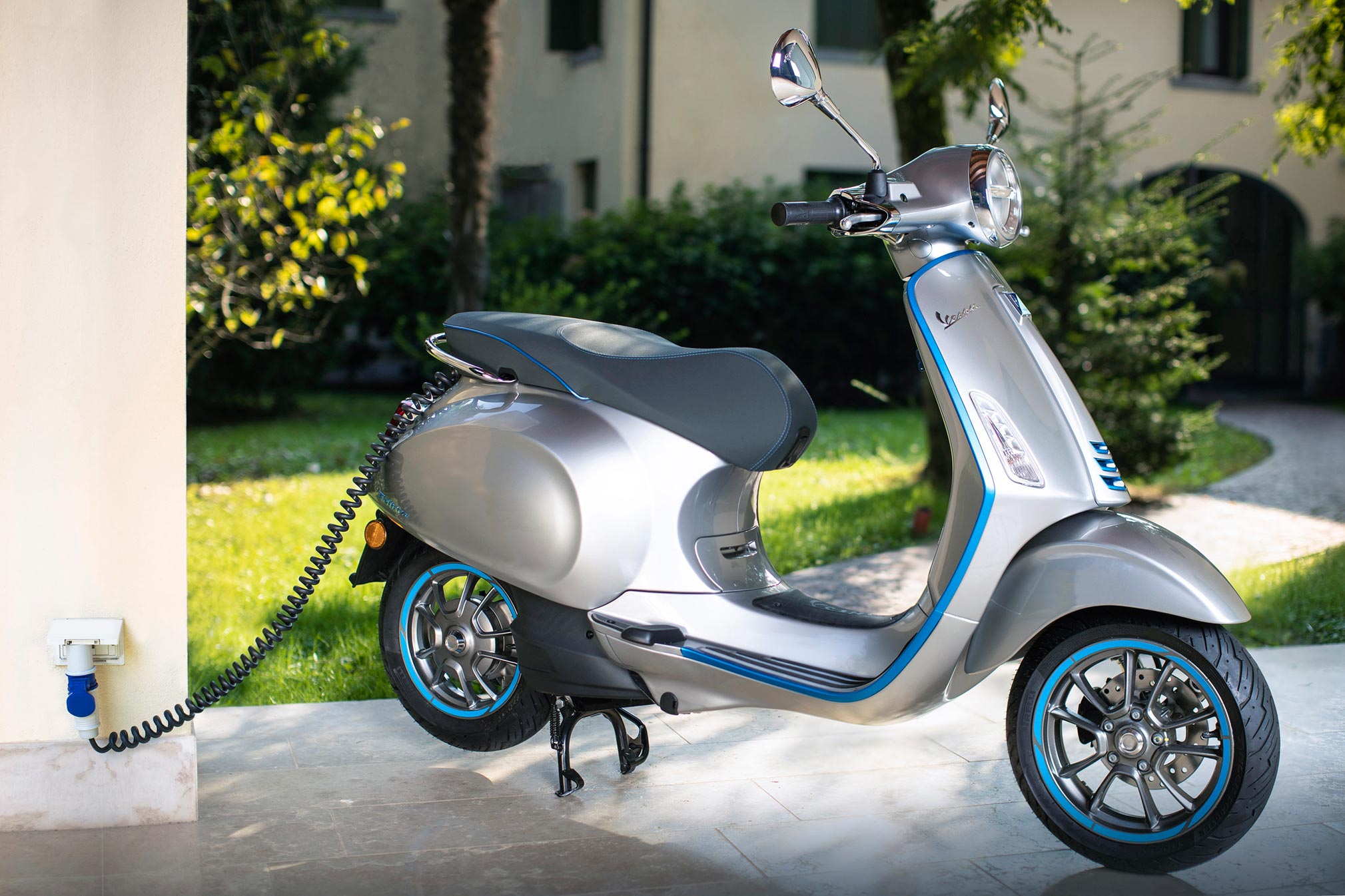 2022 Vespa  Elettrica Guide  Total Motorcycle 