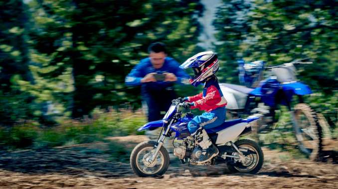 2020-Yamaha-TT-R50E1