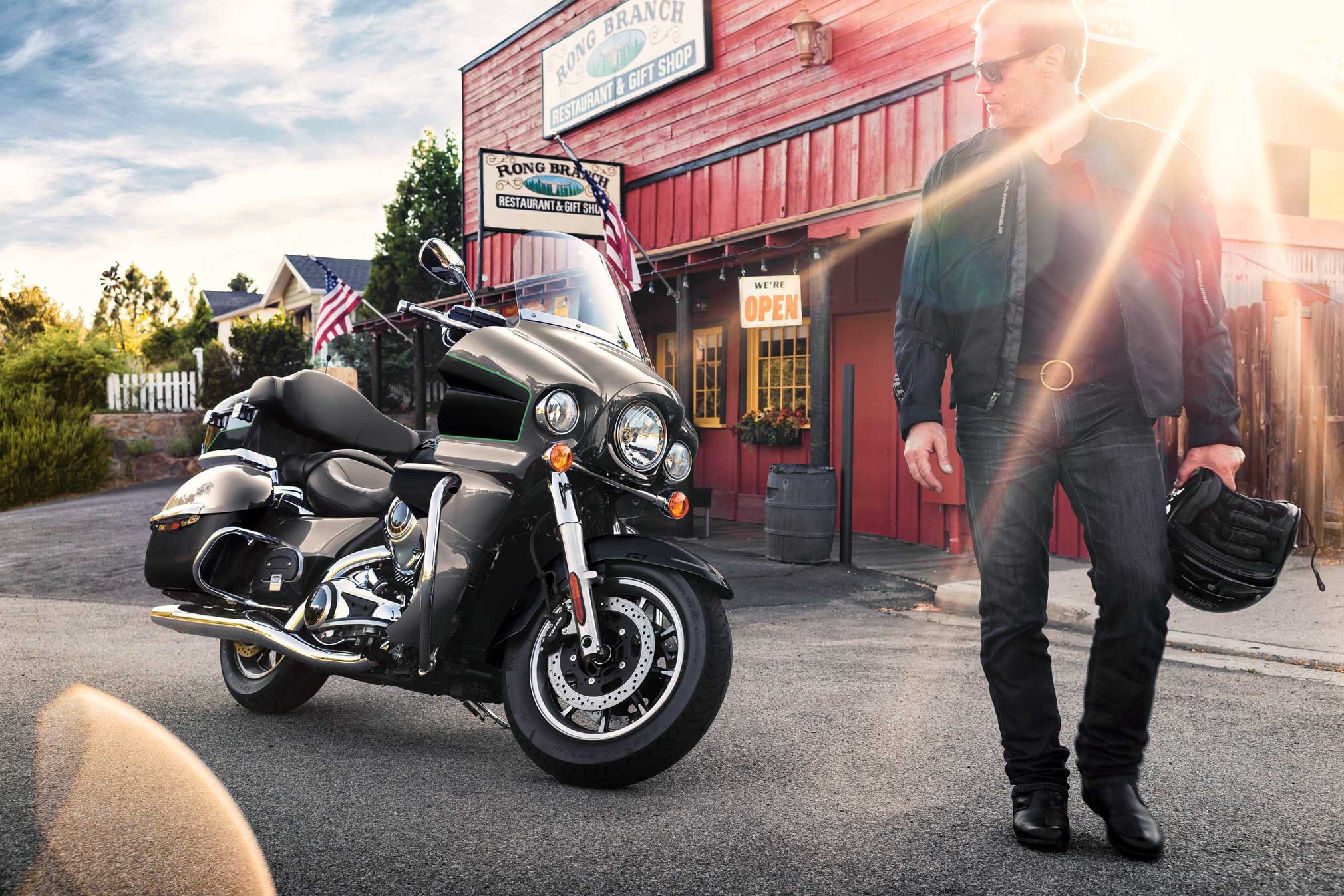 kawasaki vulcan 1700 voyager vs. harley