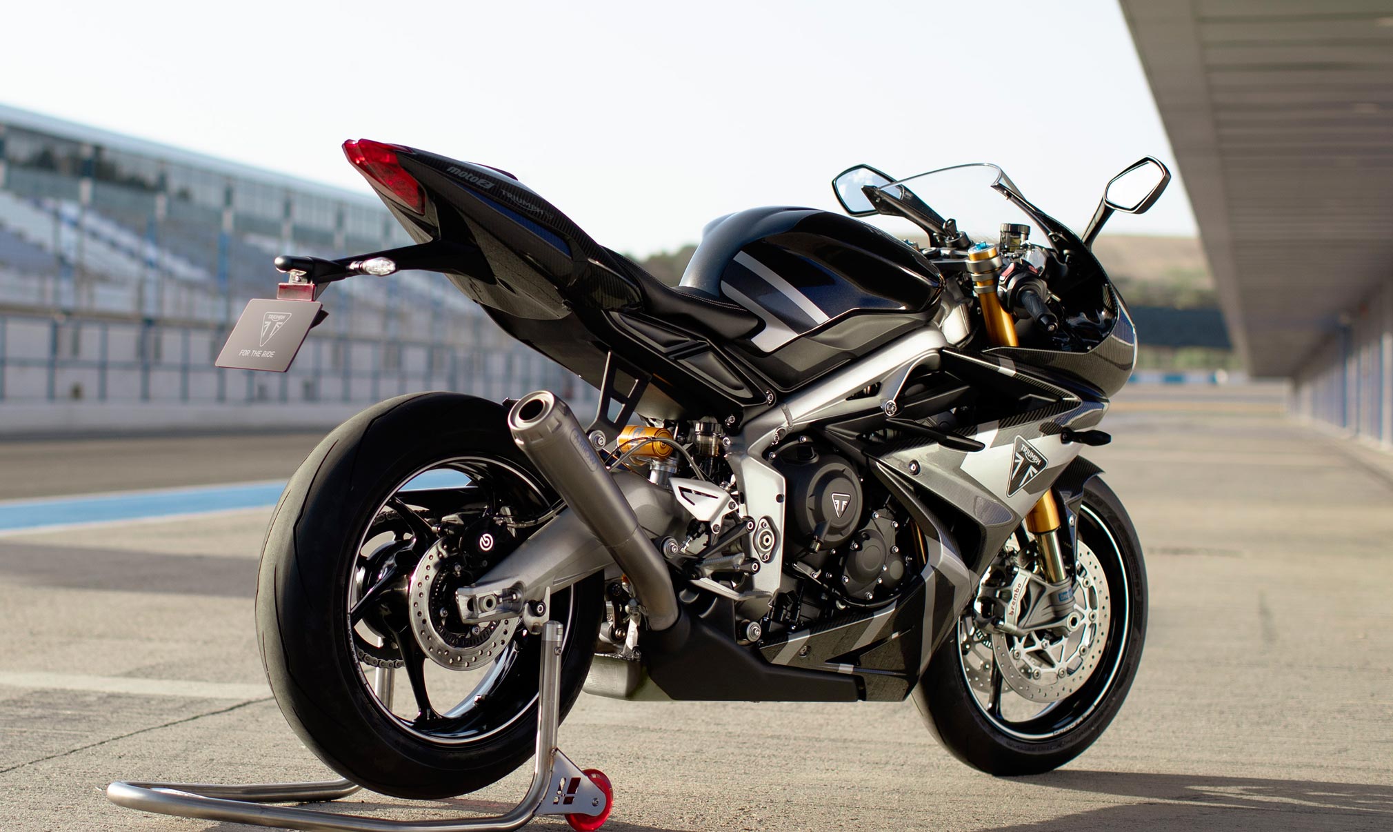 2020 triumph daytona moto2