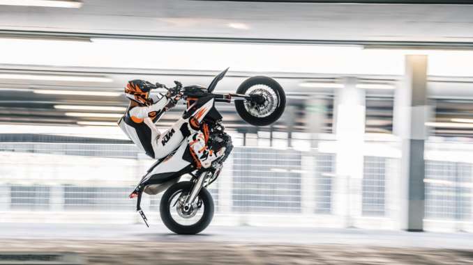 2020-KTM-690-SMC-R2 2020 KTM 690 SMC R
