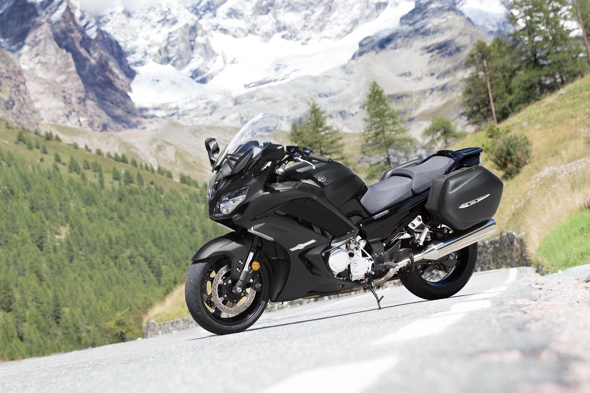 2021 Yamaha FJR1300ES Guide • Total Motorcycle