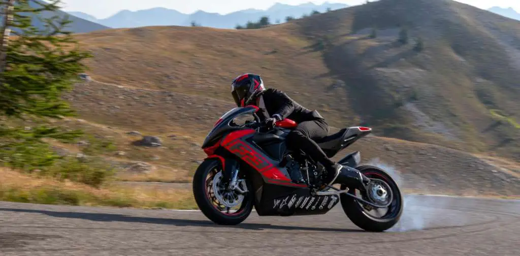 Inspiration Friday: Speed, Danger, Adrenaline & Femmes Fatales