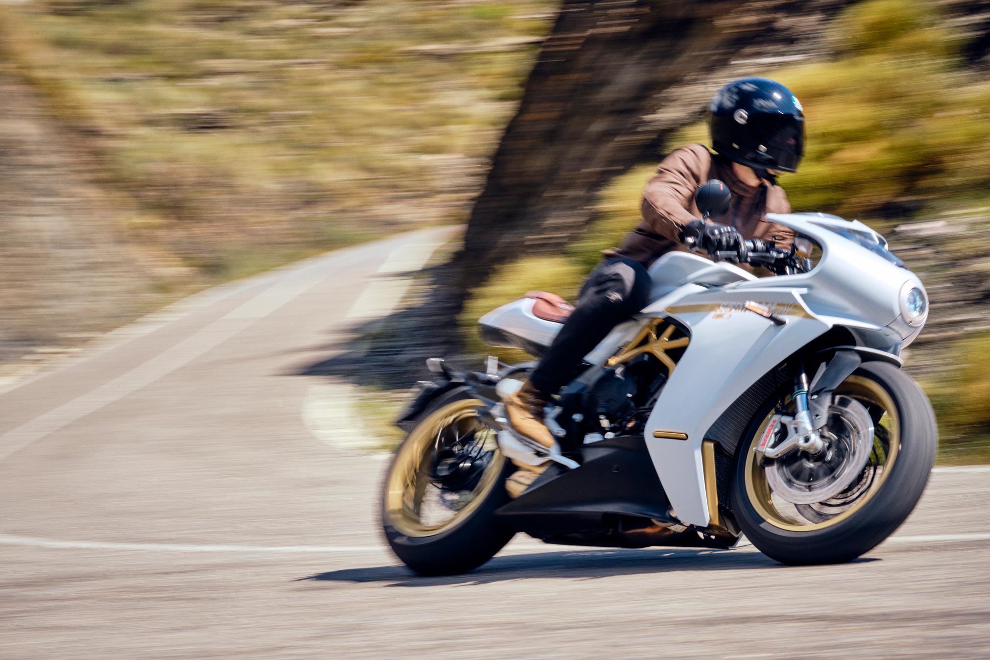 РњРѕС‚РѕС†РёРєР» MV Agusta SUPERVELOCE