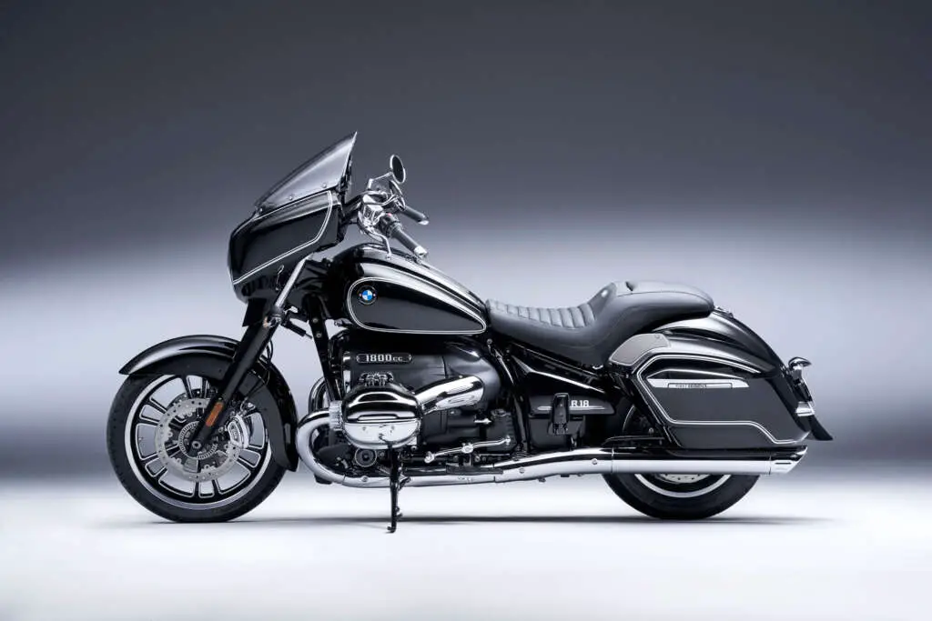 2022 BMW R18B