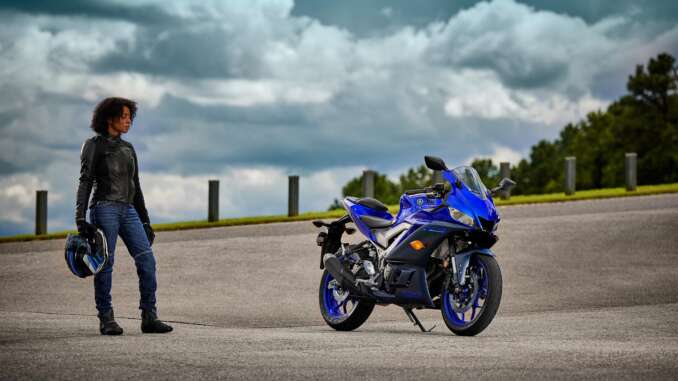2022-Yamaha-YZF-R3c 2022 Yamaha YZF-R3