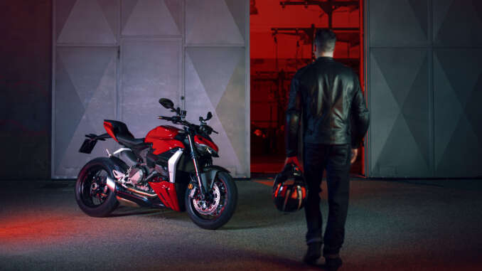2022-Ducati-Streetfighter-V2d 2022 Ducati Streetfighter V2