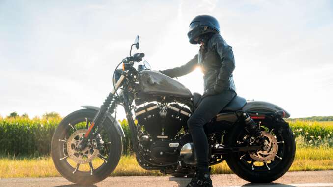 2022-Harley-Davidson-Iron-883b 2022 Harley-Davidson Iron 883