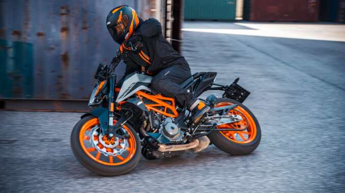 2022-KTM-390-Duke5 2022 KTM 390 Duke