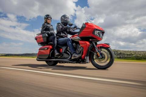 2022 Indian Pursuit Dark Horse Premium