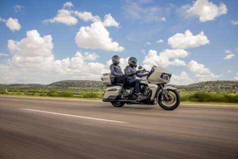2022 Indian Pursuit Dark Horse