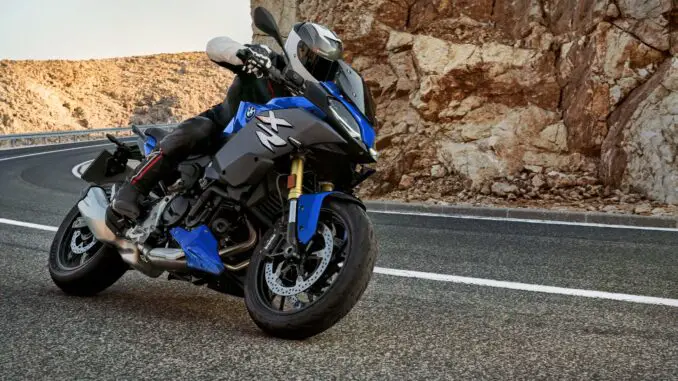 2023-BMW-F900XR2 2023 BMW F900XR