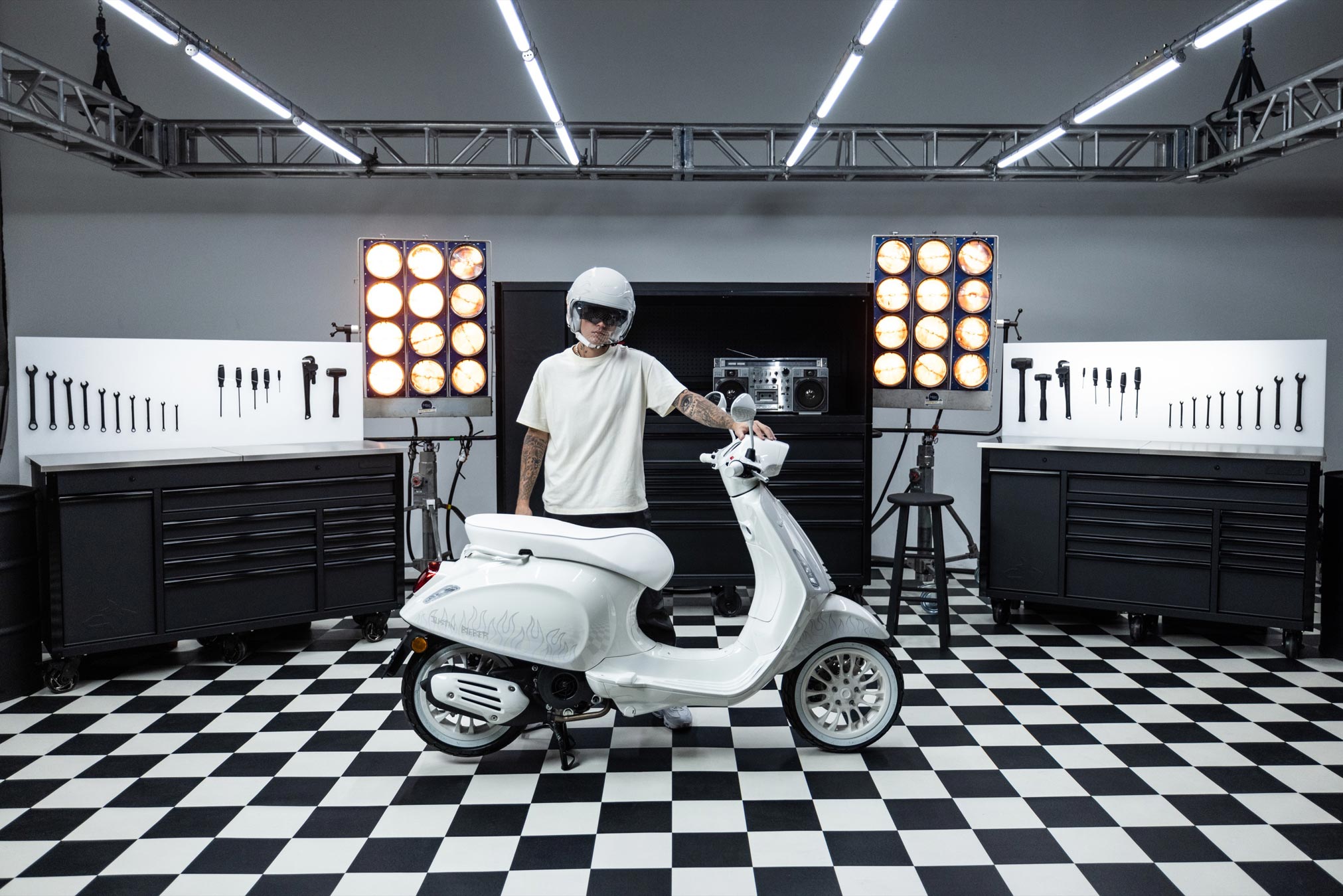 2023 Vespa Sprint 150 Justin Bieber x Guide • Total Motorcycle