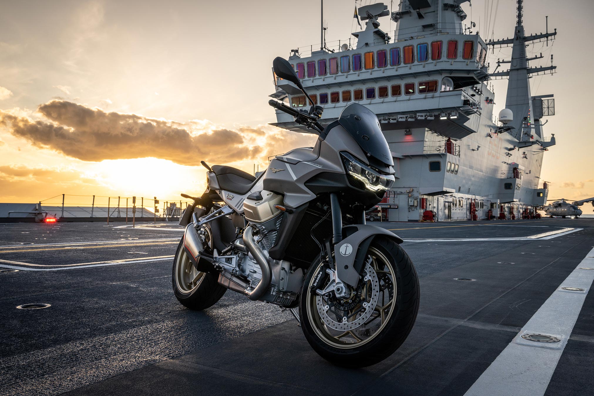 Спортбайки Moto Guzzi