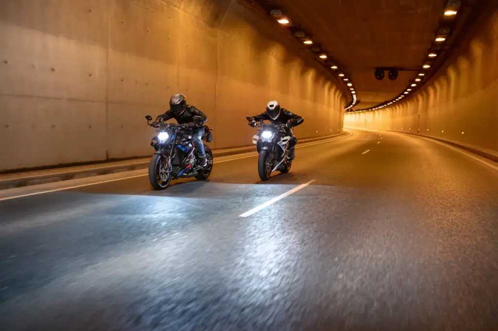 2023 BMW M1000R