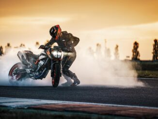 2023 KTM 890 Duke R