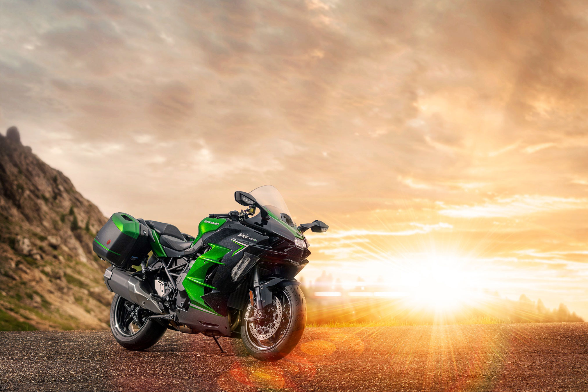 2023 Kawasaki Ninja H2 SX SE Guide • Total Motorcycle
