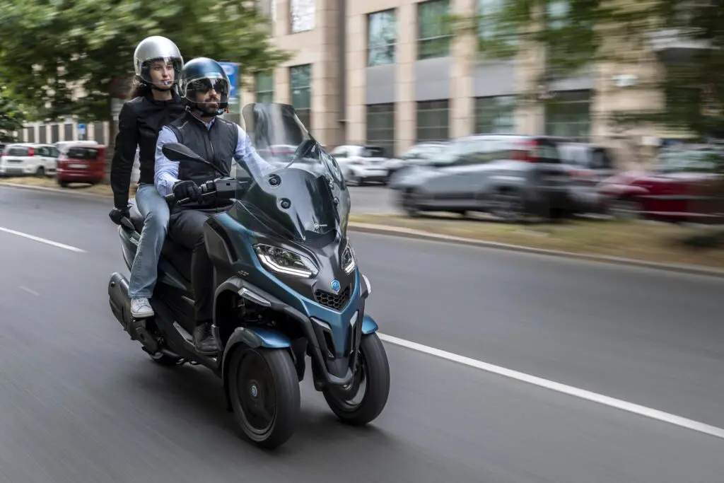 2023 Piaggio MP3 530 Exclusive