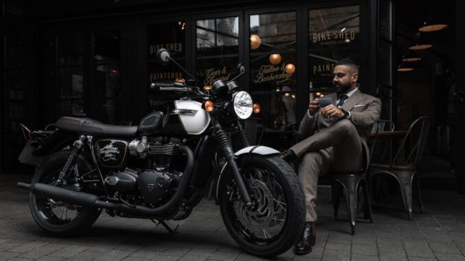 2023-Triumph-Bonneville-T120-Black-DGR6 2023 Triumph Bonneville T120 Black DGR