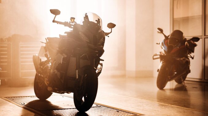 2024-BMW-M1000XR-Prototype1 2024 BMW M1000XR Prototype