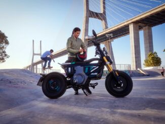 2024 BMW CE02