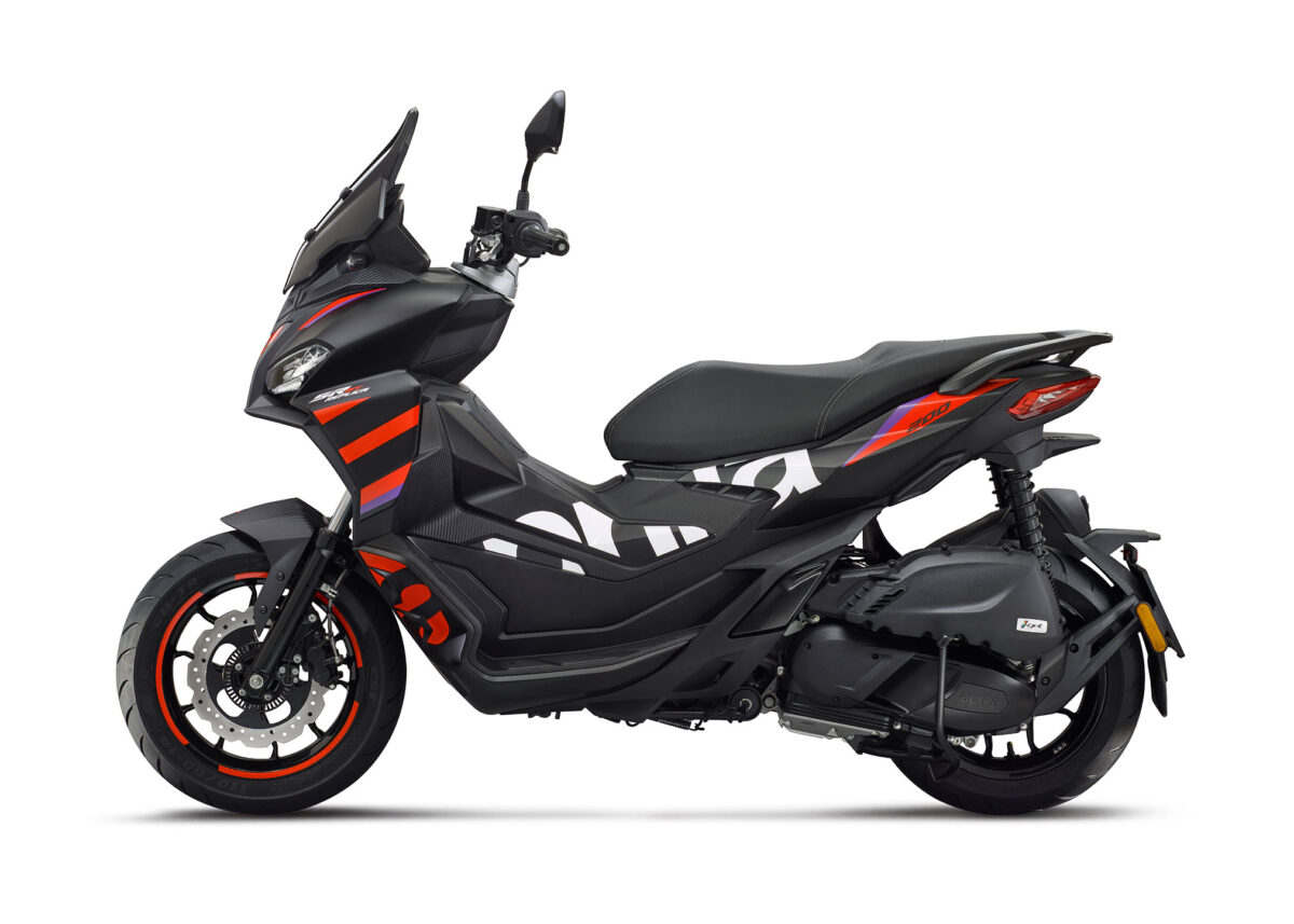 2024 Aprilia SR GT Replica