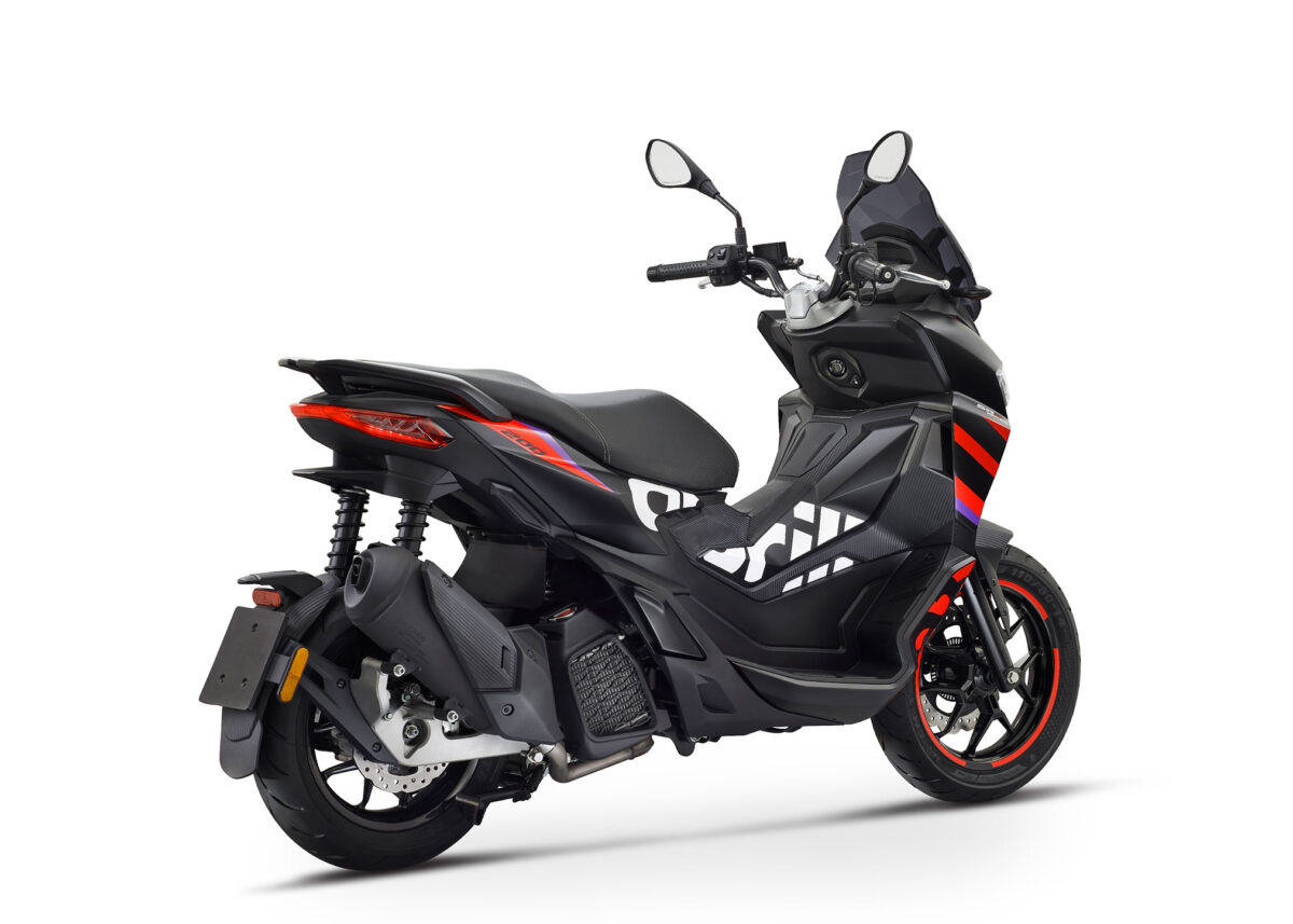 2024 Aprilia SR GT Replica