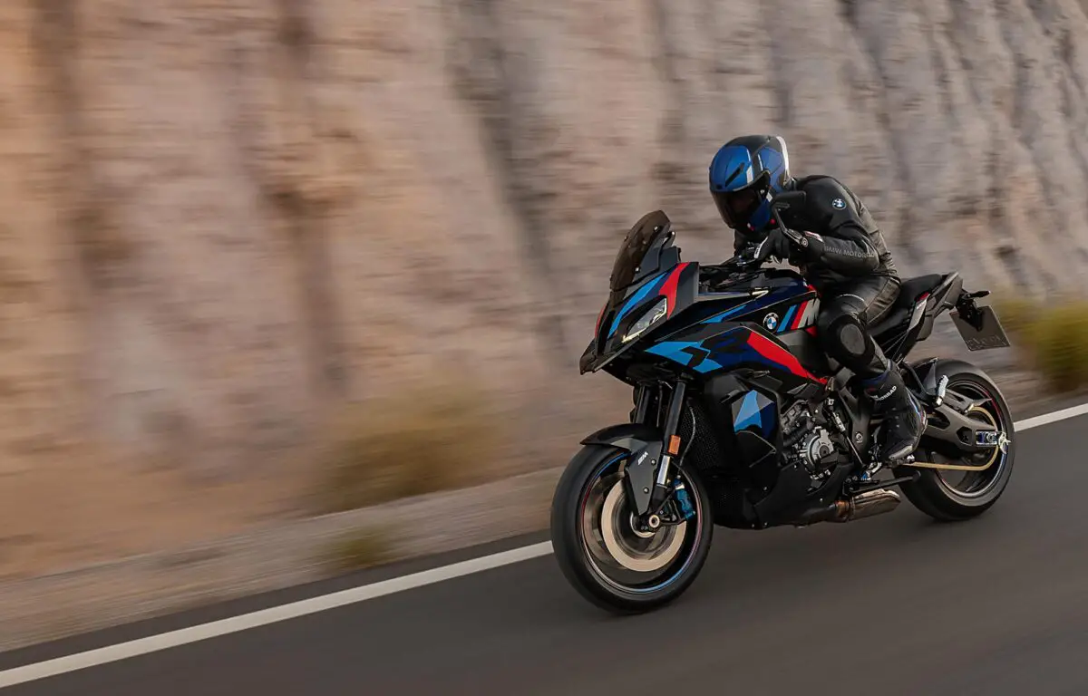 2024 BMW M1000XR