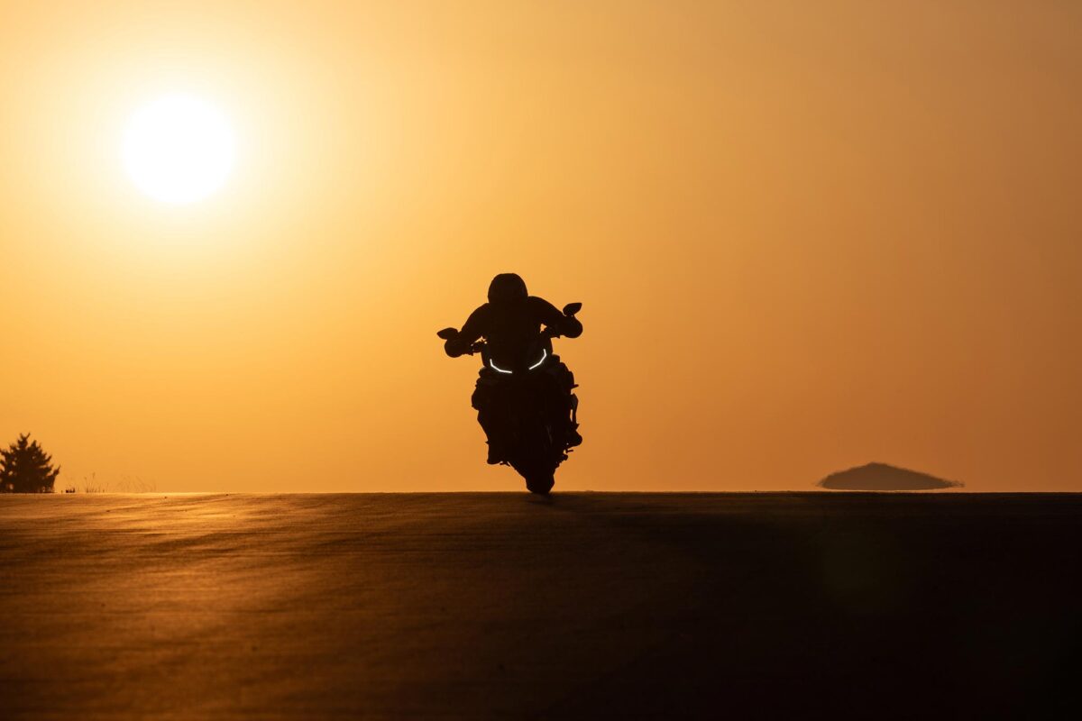 2024 BMW M1000XR