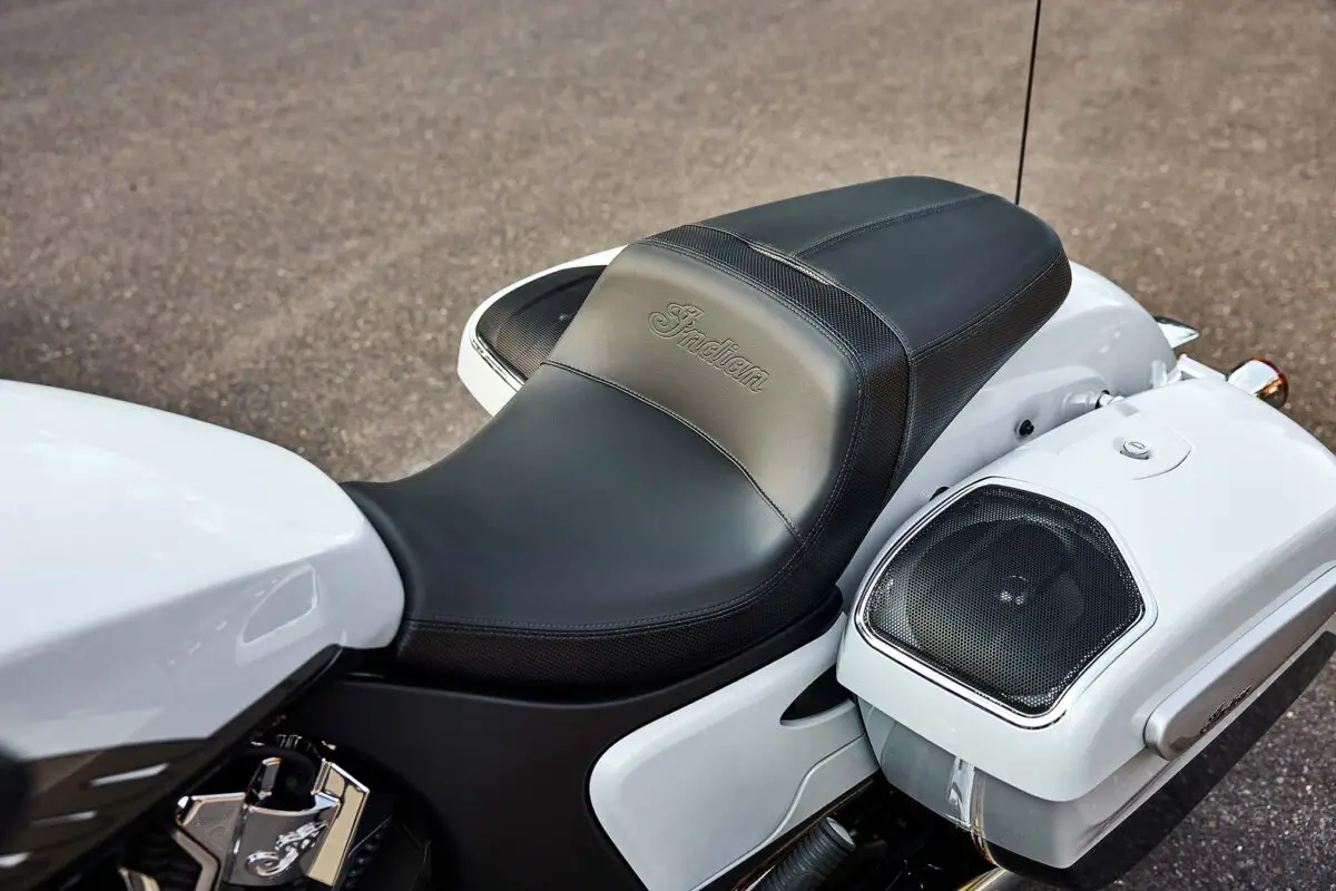2024 Indian Challenger Limited with PowerBand Audio Package