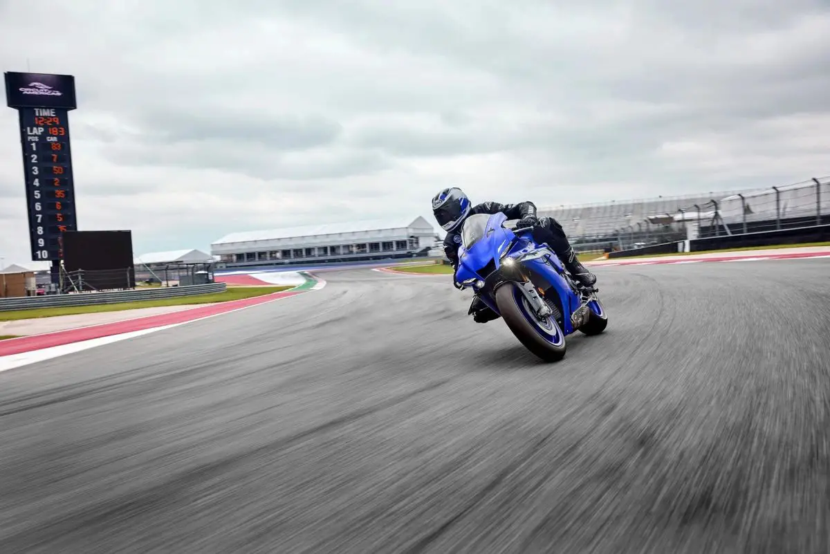 2025 Yamaha YZF-R1