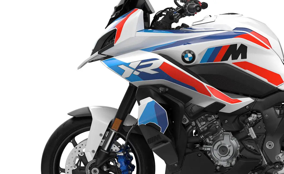 2025 BMW M1000XR