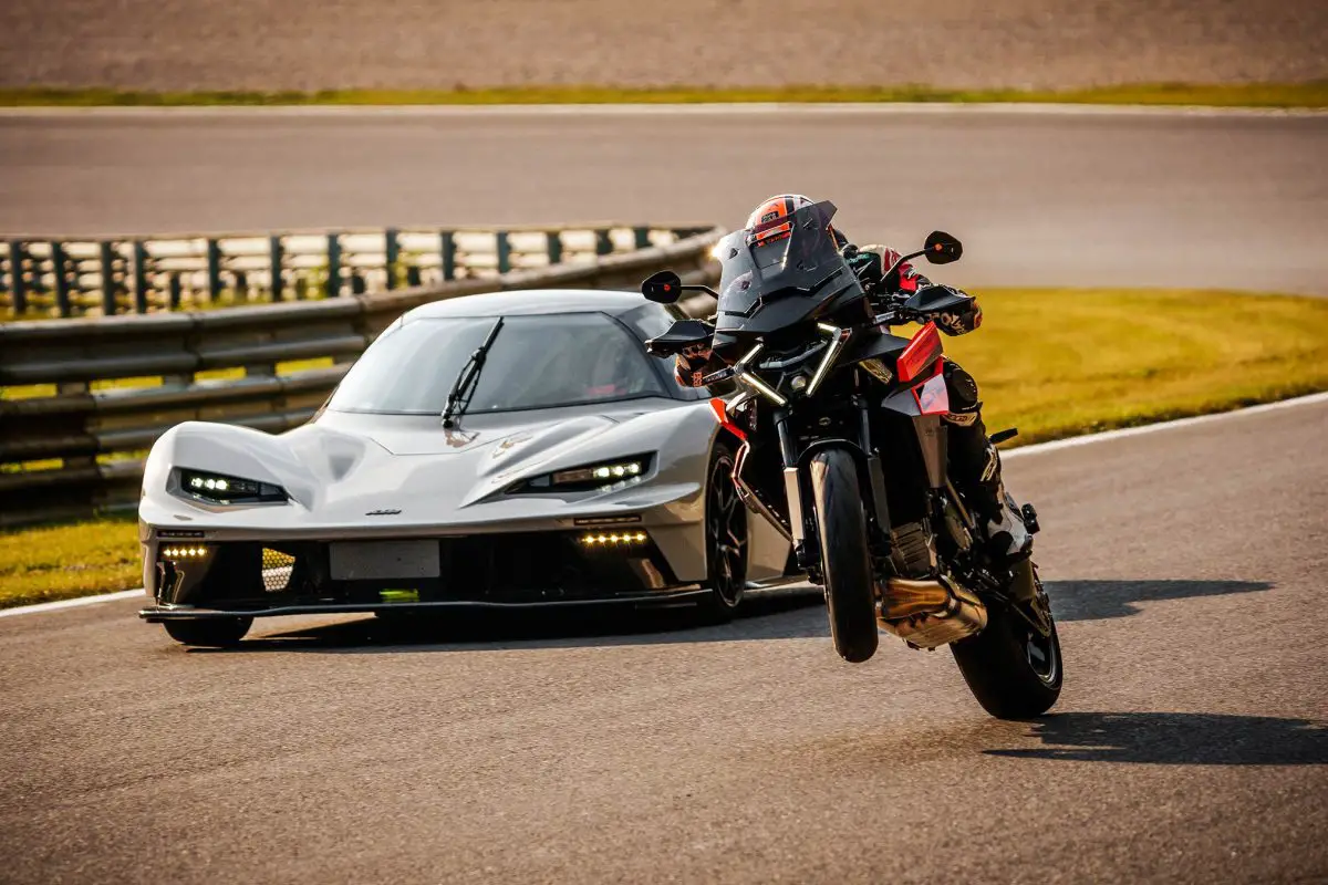 2025 KTM 1390 Super Duke GT