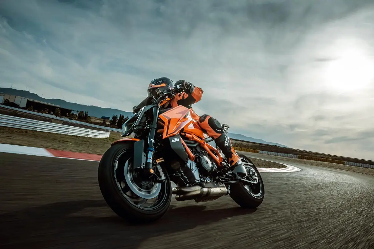 2025 KTM 1390 Super Duke R