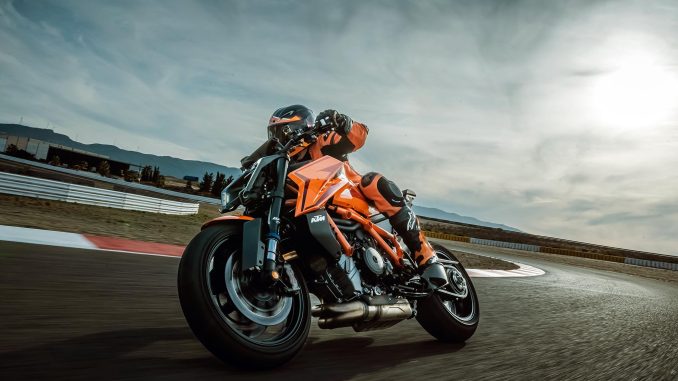 2025 KTM 1390 Super Duke R