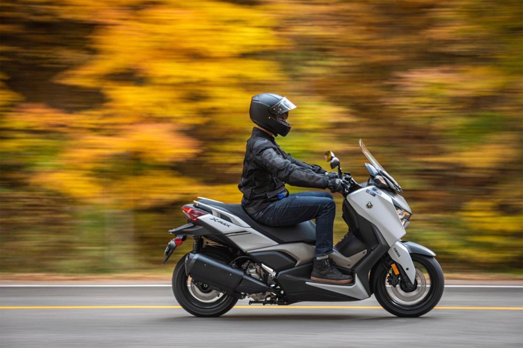 2025 Yamaha XMAX Review • Total Motorcycle