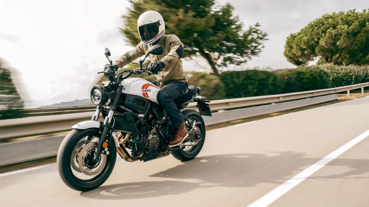 2025 Yamaha XSR700