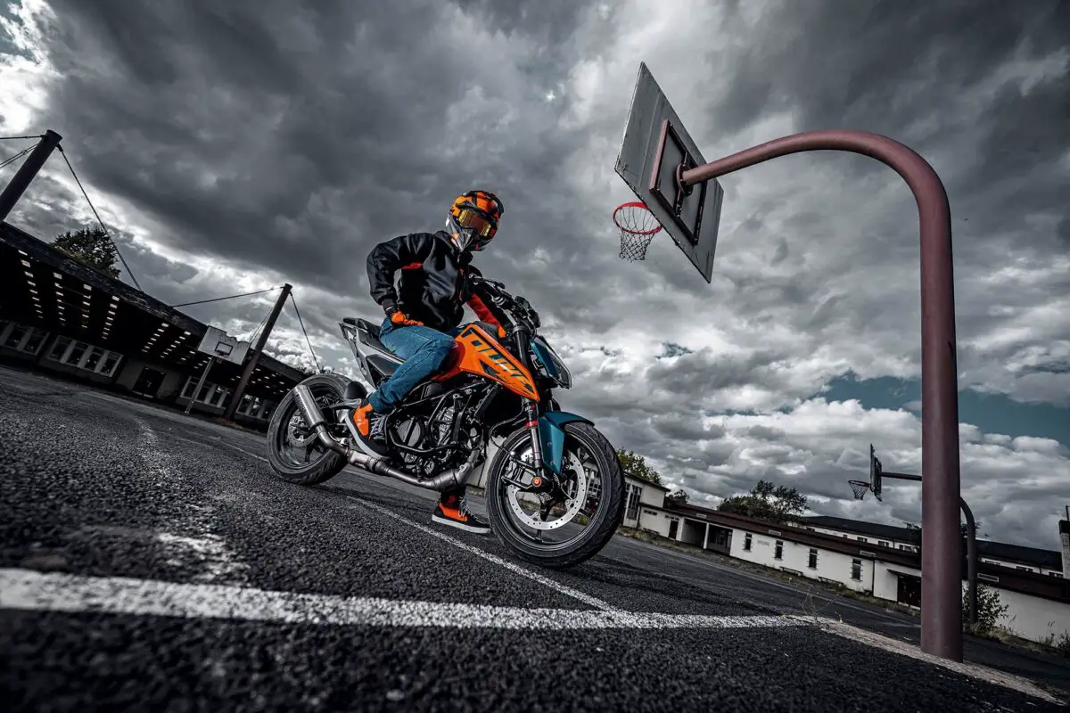 2025 KTM 125 Duke