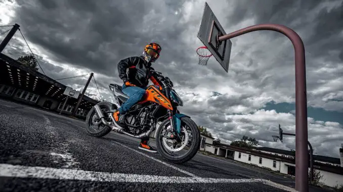 2025 KTM 125 Duke