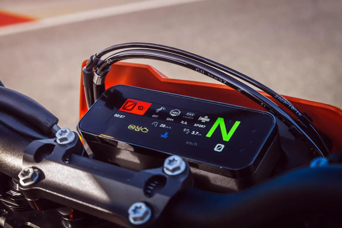 2026 KTM 690 SMC R