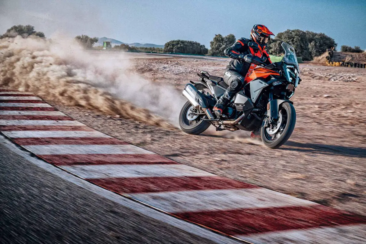 2026 KTM 1390 Super Adventure S EVO