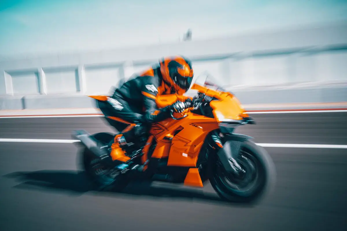 2026 KTM 990 RC R