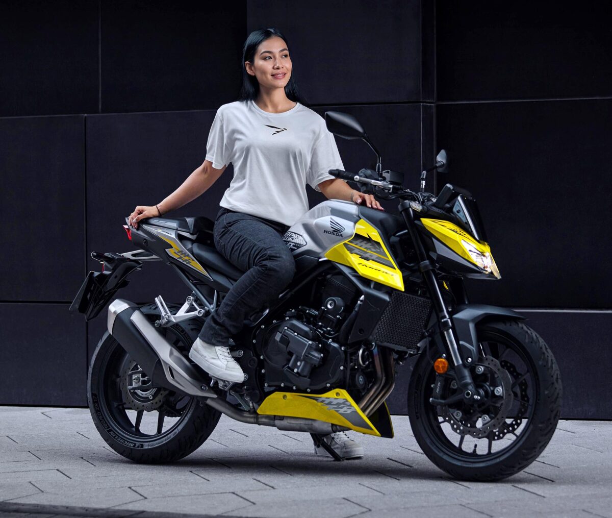2026 Honda CB750 Hornet E-Clutch