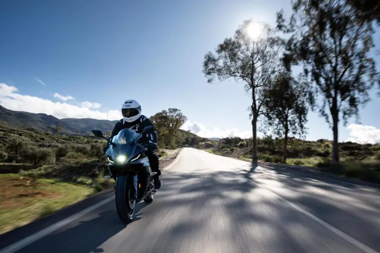 2026 Yamaha YZF R125 Review Total Motorcycle 2026-yamaha-yzf-r125-review-total-motorcycle