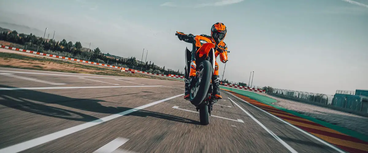 2026 KTM 390 SMC R