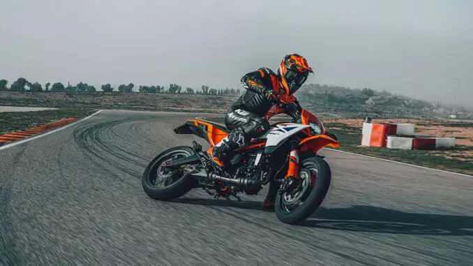 2026 KTM 390 SMC R