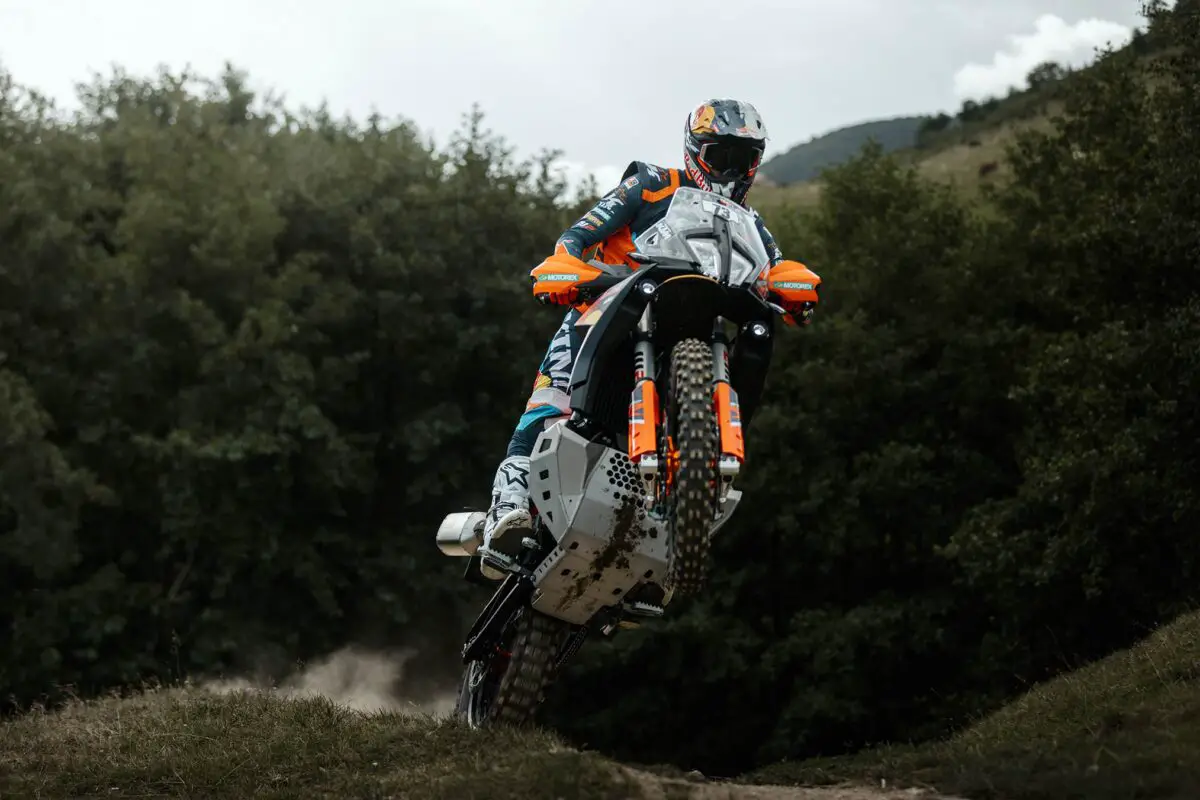 2027 KTM 890 Adventure R Rally