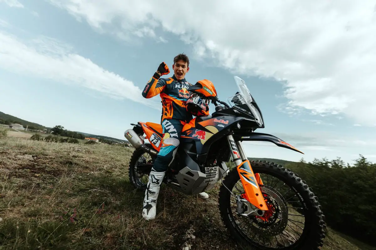 2027 KTM 890 Adventure R Rally
