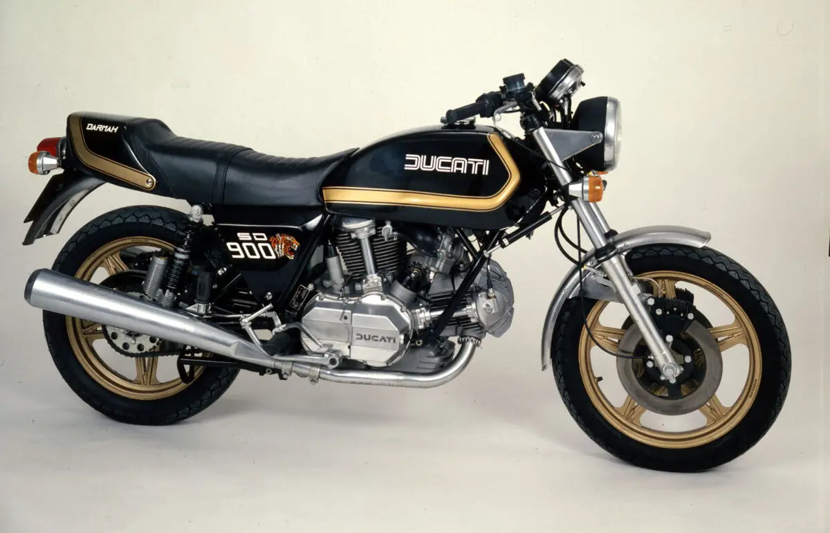 2027 Ducati Streetfighter v4 S 100