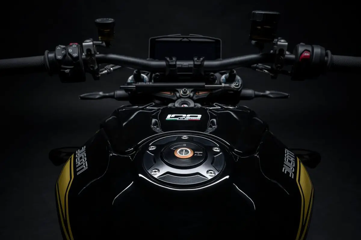2027 Ducati Streetfighter v4 S 100